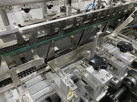 Semi Automatic Liner Cartoner Packaging Machine Eyebrow Pencil Vertical Continuous Motion